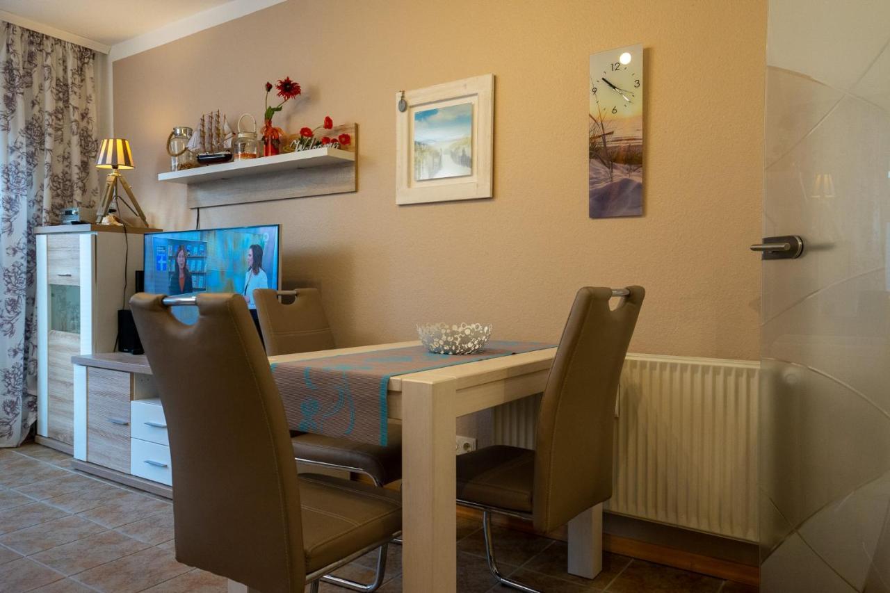 Hohenzollernpassage Wohnung Seemoewe Busum Bagian luar foto