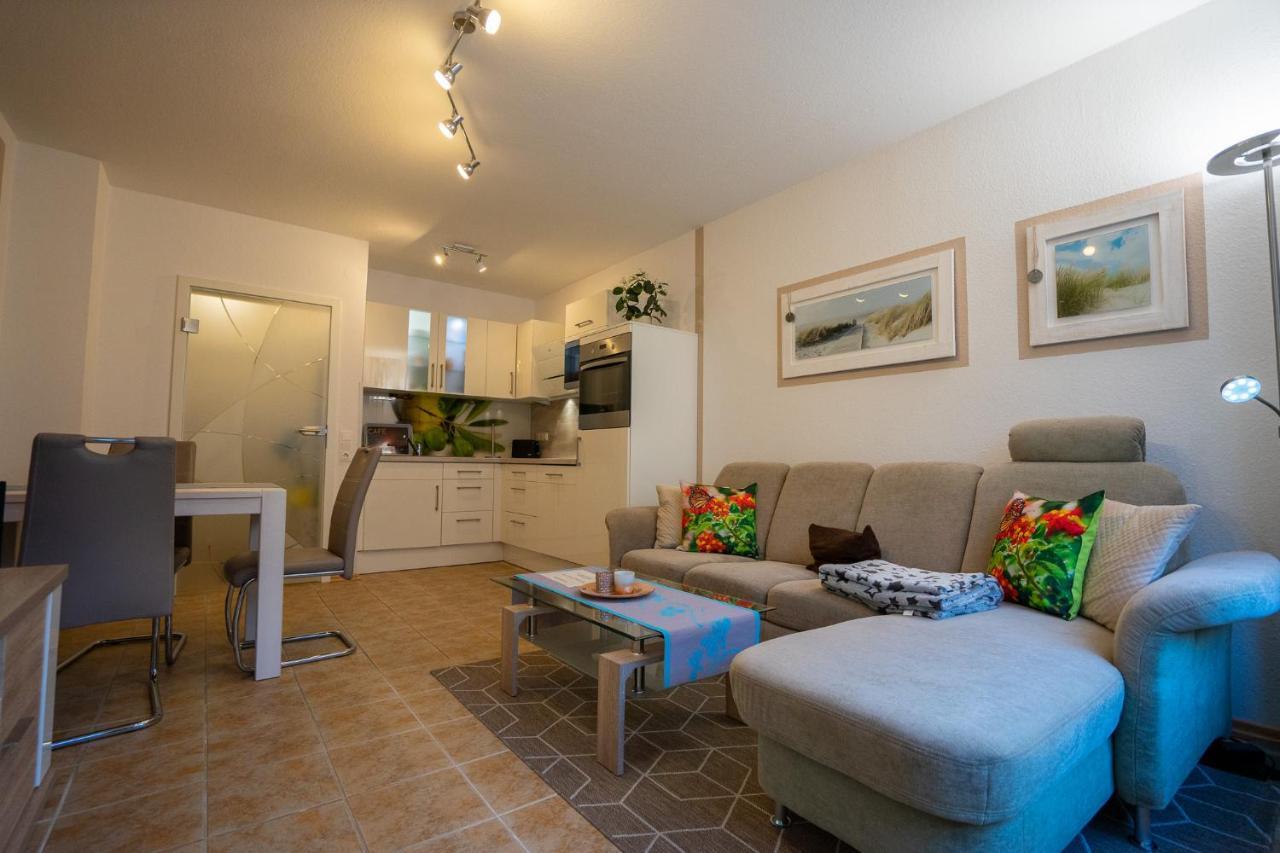 Hohenzollernpassage Wohnung Seemoewe Busum Bagian luar foto
