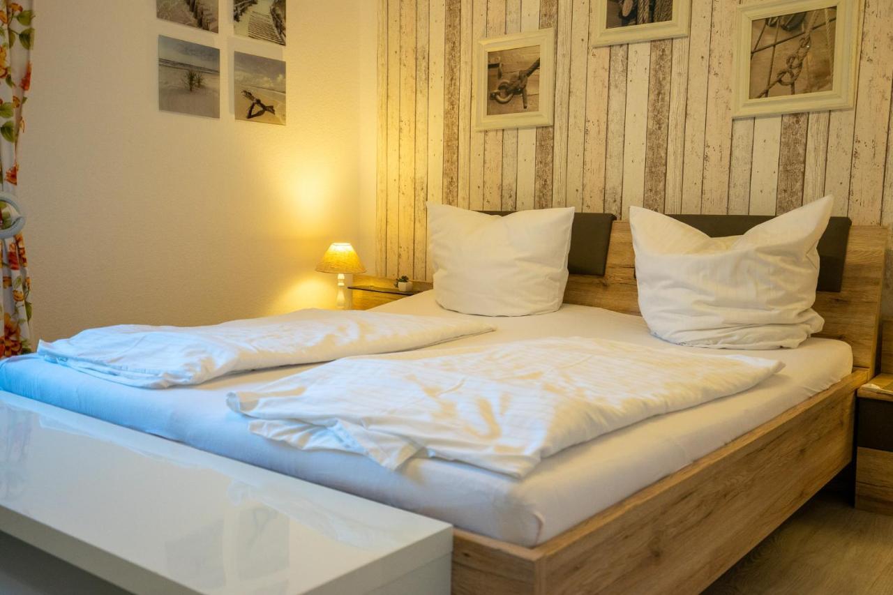 Hohenzollernpassage Wohnung Seemoewe Busum Bagian luar foto