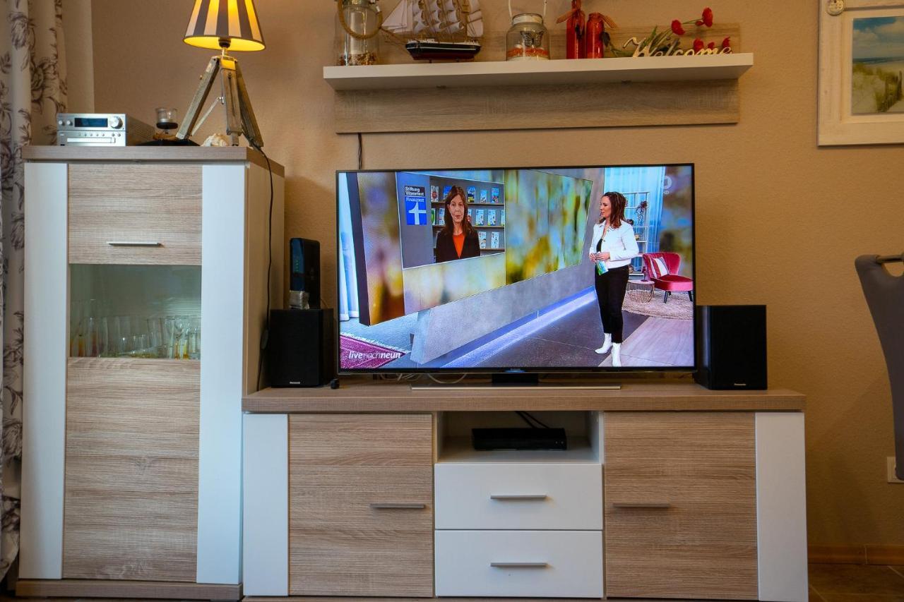 Hohenzollernpassage Wohnung Seemoewe Busum Bagian luar foto
