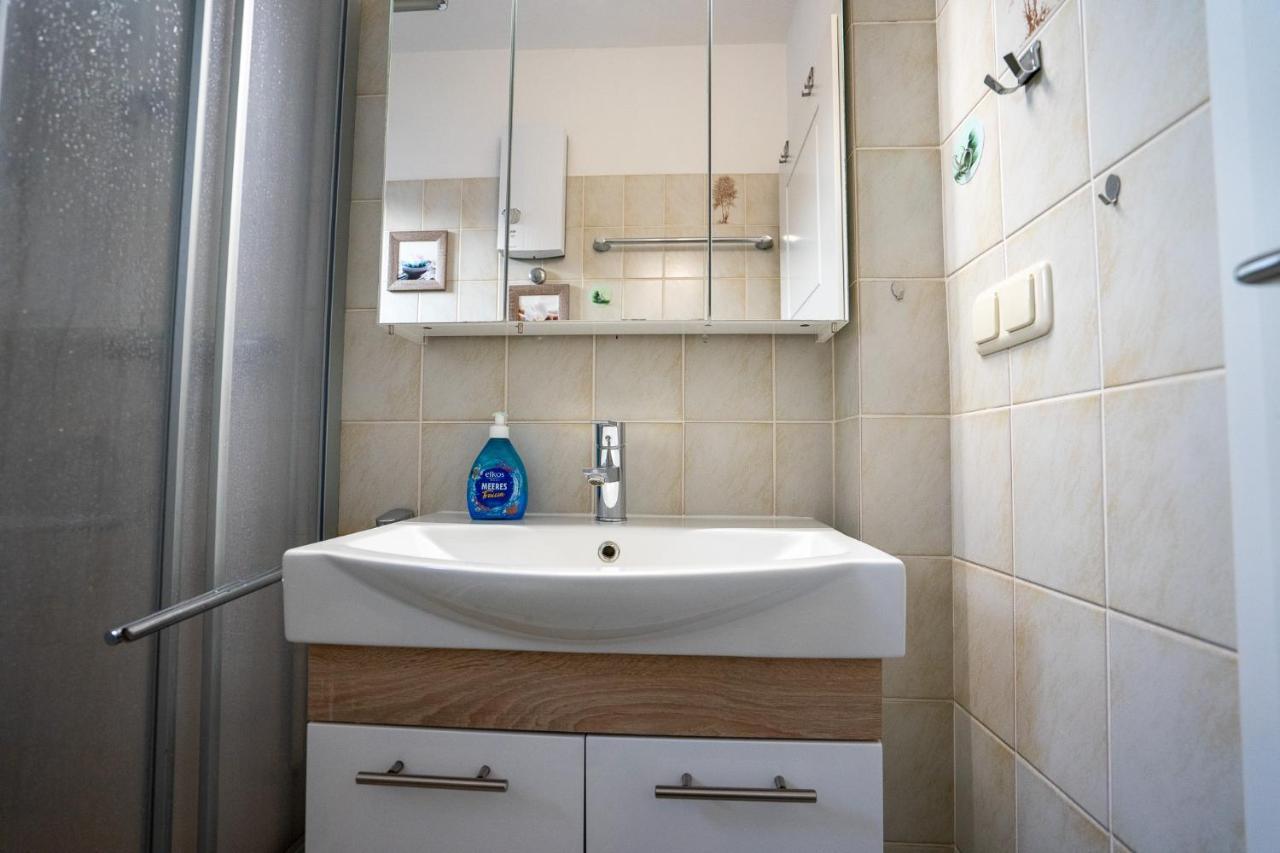 Hohenzollernpassage Wohnung Seemoewe Busum Bagian luar foto