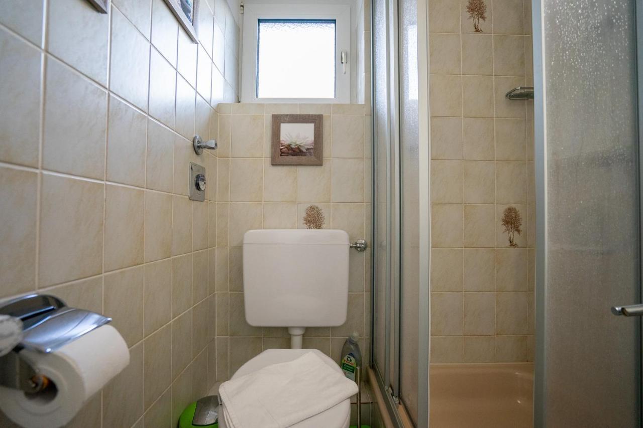 Hohenzollernpassage Wohnung Seemoewe Busum Bagian luar foto